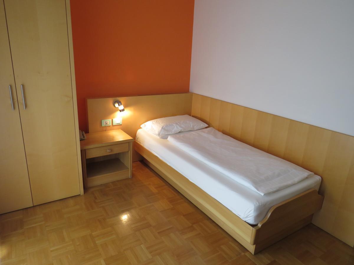 Garni Domus Mea Hotel Merano Luaran gambar
